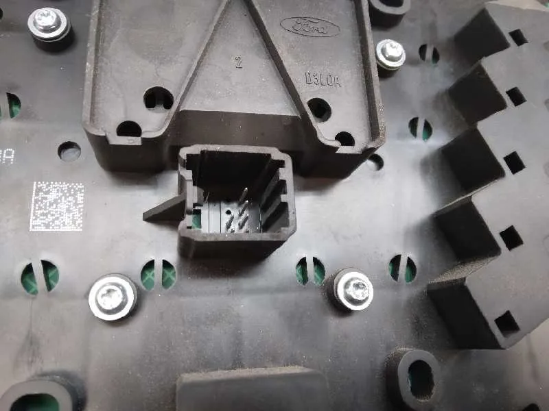 Sistema Audio / Radio Cd para Ford Focus Lim. (Cb8)