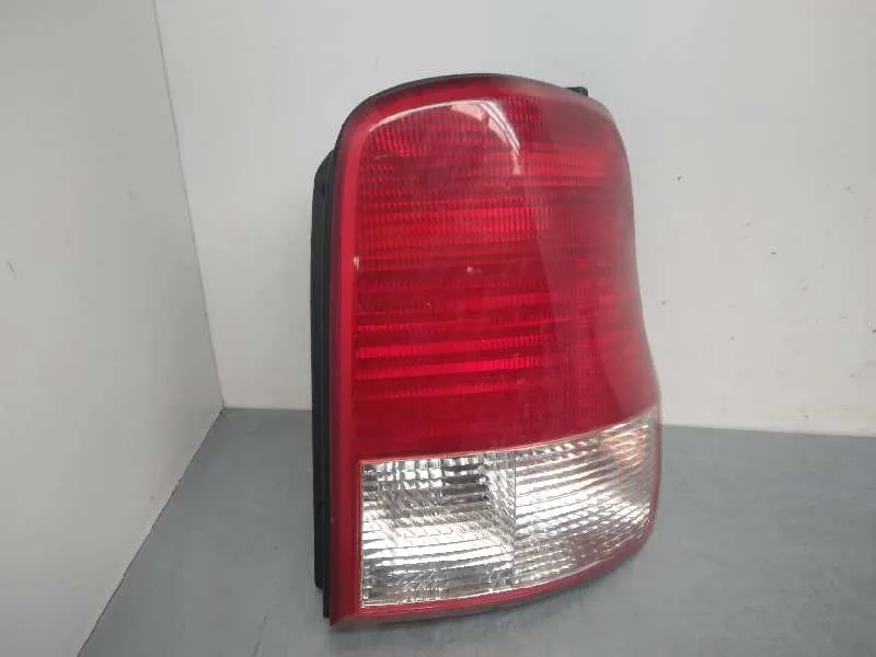 Piloto Trasero Derecho para Kia Carnival Ii