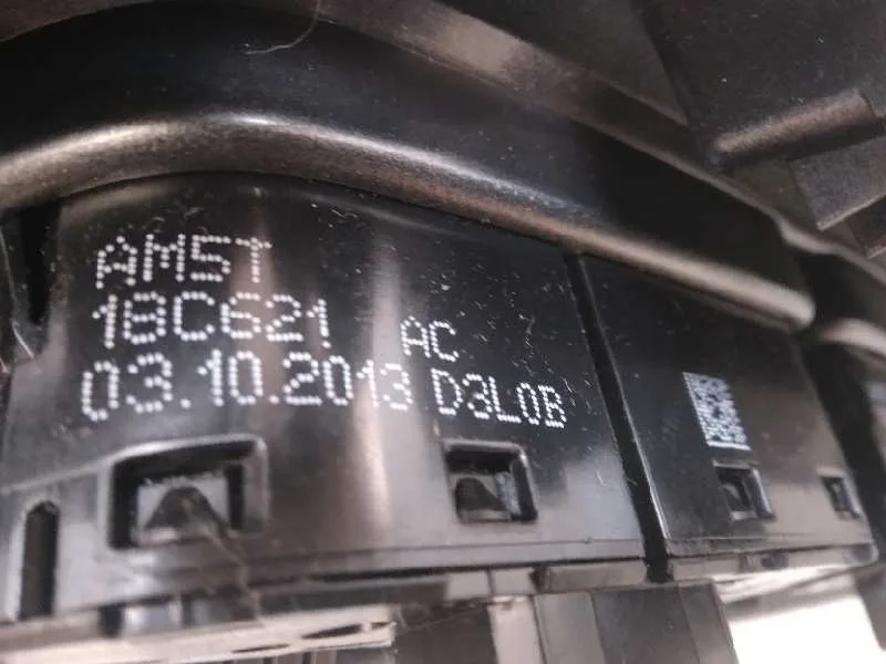 Mando Climatizador para Ford Focus Lim. (Cb8)