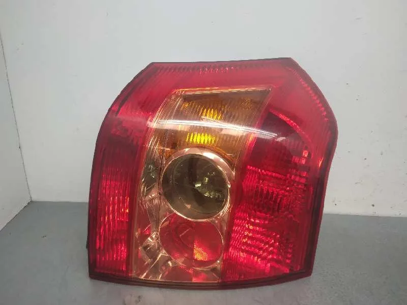 Piloto Trasero Derecho para Toyota Corolla (E12)