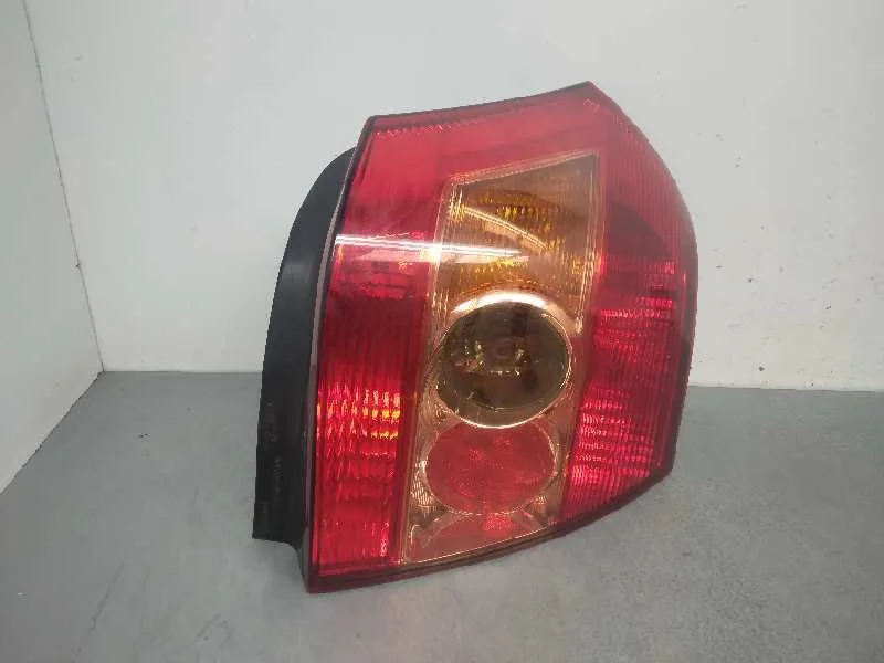 Piloto Trasero Derecho para Toyota Corolla (E12)