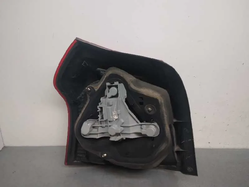Piloto Trasero Derecho para Toyota Corolla (E12)