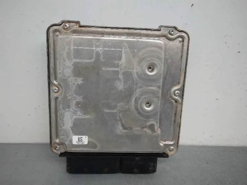 Centralita Motor Uce para Volkswagen Golf Vi (5K1)