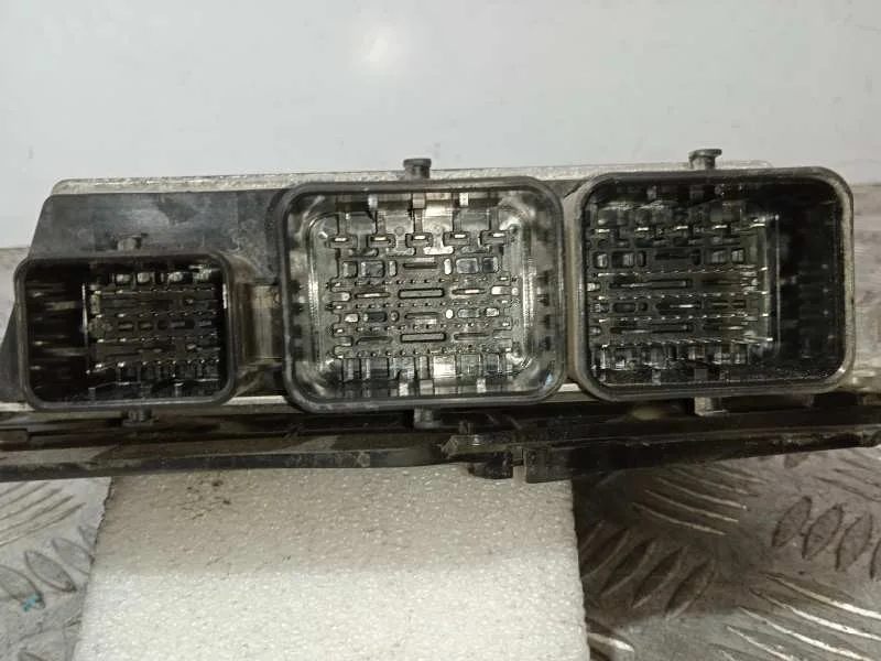 Centralita Motor Uce para Peugeot 208