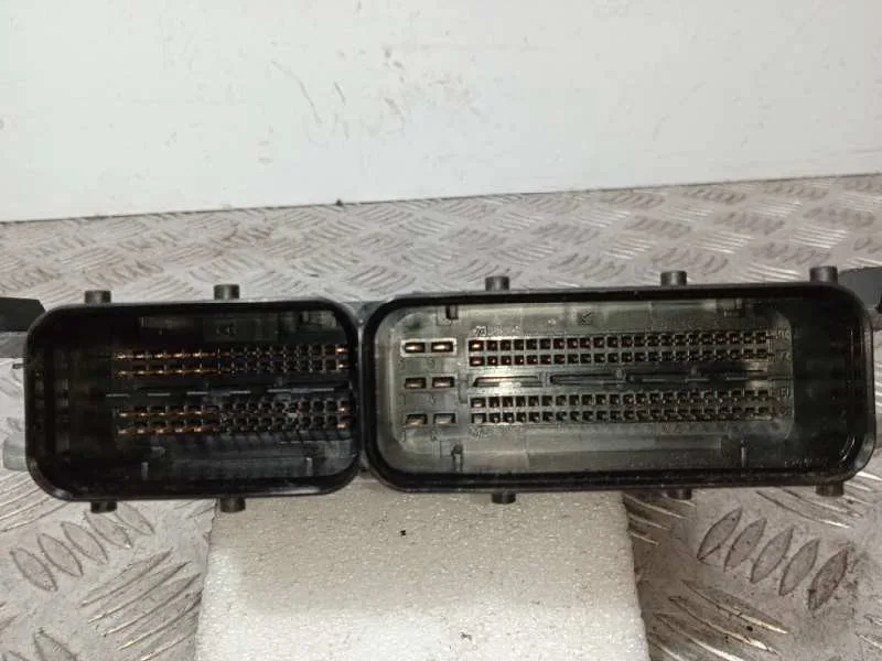 Centralita Motor Uce para Audi A6 Berlina (4F2)