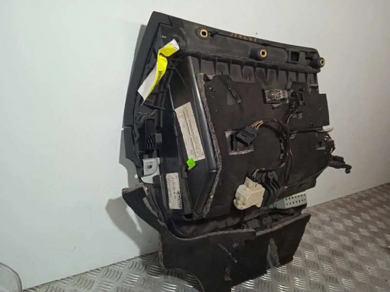Guantera para Audi A6 Berlina (4F2)
