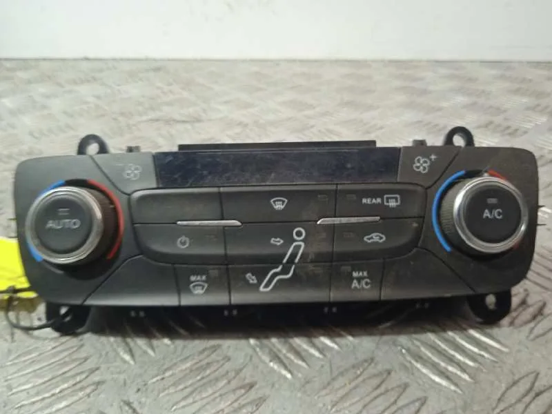 Mando Climatizador para Ford Focus Lim.