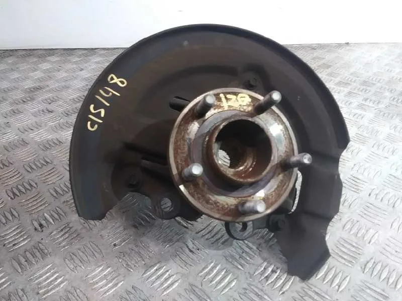 Mangueta Delantera Izquierda para Ford Focus Turn.