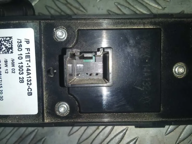 Mando Elevalunas Delantero Izquierdo para Ford Focus Lim.