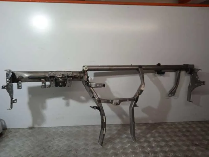 Travesano Superior para Volkswagen Arteon (3H8)
