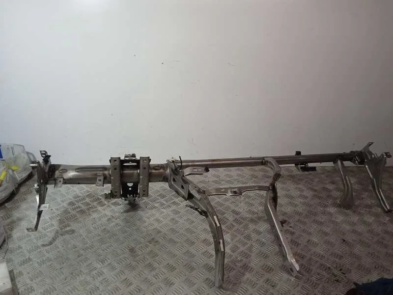Travesano Superior para Volkswagen Arteon (3H8)