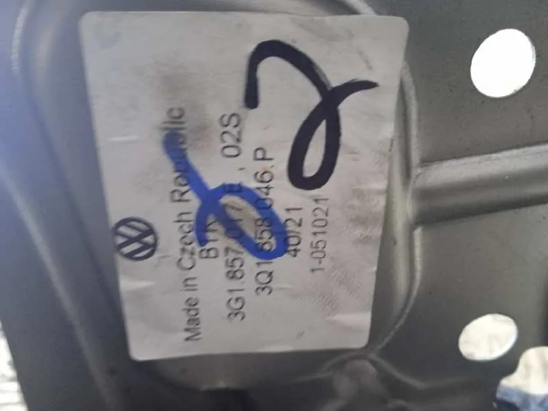 Travesano Superior para Volkswagen Arteon (3H8)