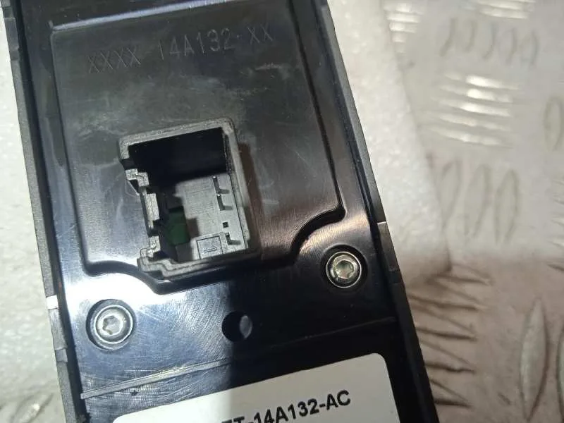Mando Elevalunas Delantero Izquierdo para Ford Fiesta (Ccn)