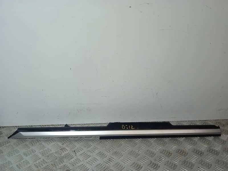 Moldura para Volkswagen Arteon (3H8)