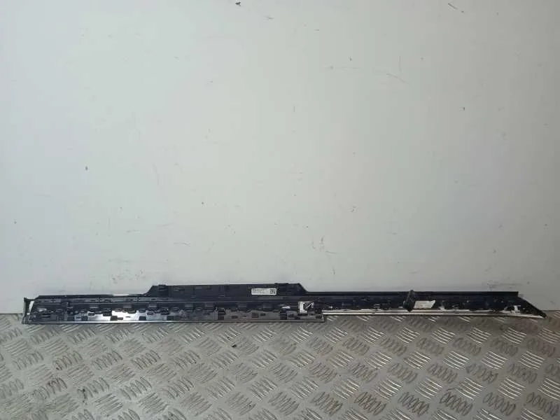 Moldura para Volkswagen Arteon (3H8)