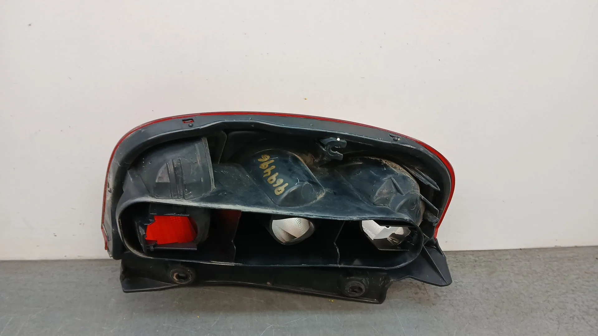 Piloto Trasero Derecho para Nissan Micra (K12E)