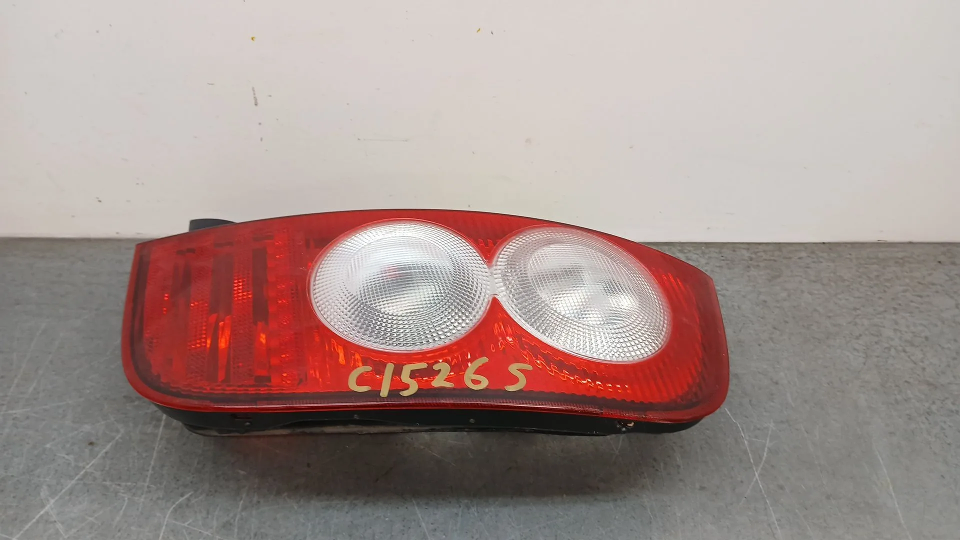 Piloto Trasero Derecho para Nissan Micra (K12E)