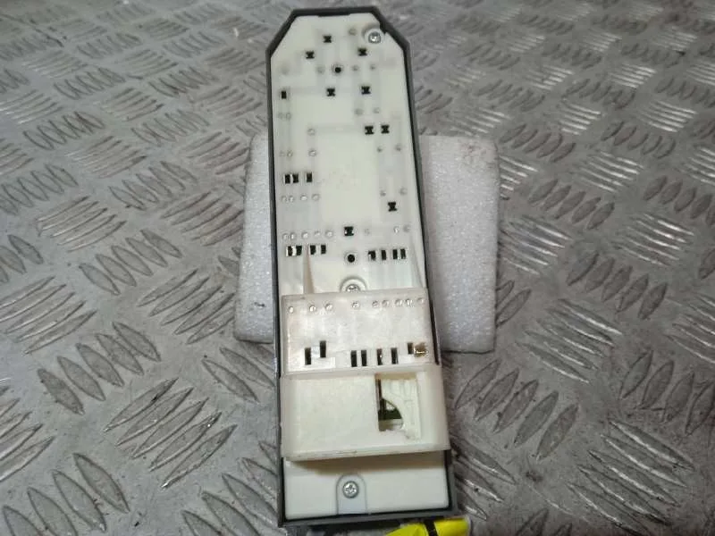 Mando Elevalunas Delantero Izquierdo para Toyota Rav 4 (A3)