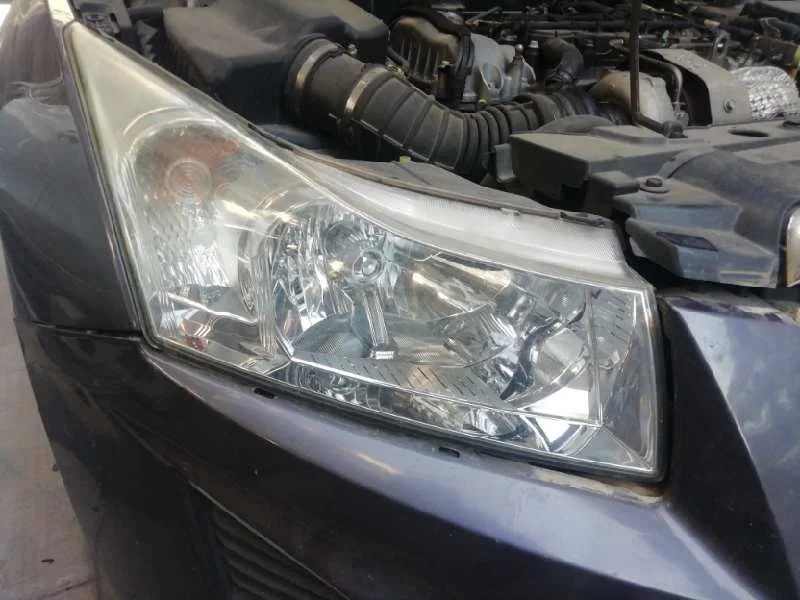 Faro Derecho para Chevrolet Cruze