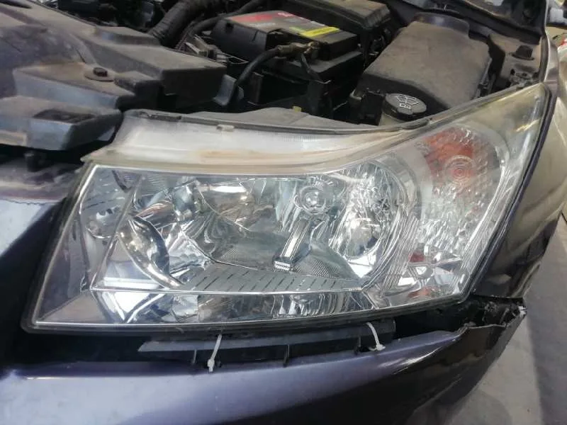 Faro Izquierdo para Chevrolet Cruze
