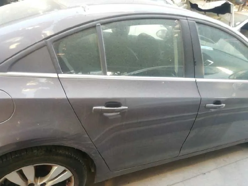 Puerta Trasera Derecha para Chevrolet Cruze