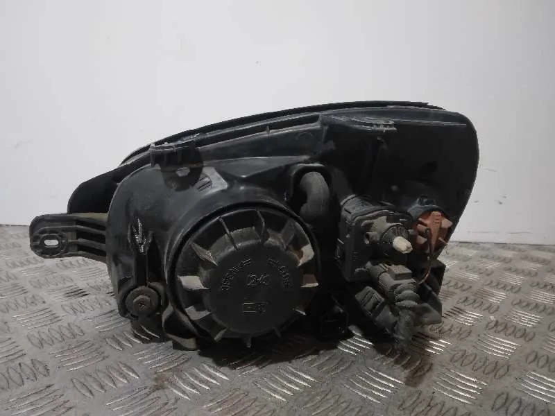 Faro Derecho para Hyundai Santa Fe (Sm)