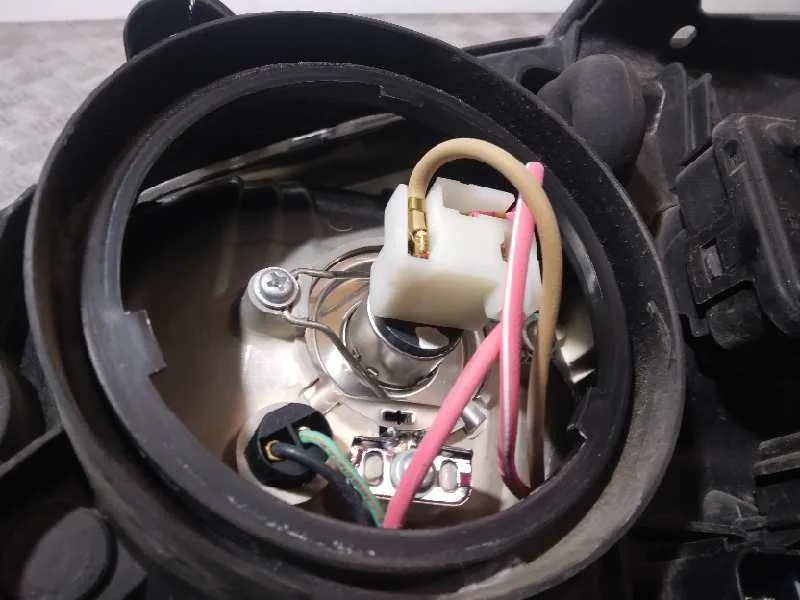 Faro Derecho para Hyundai Santa Fe (Sm)