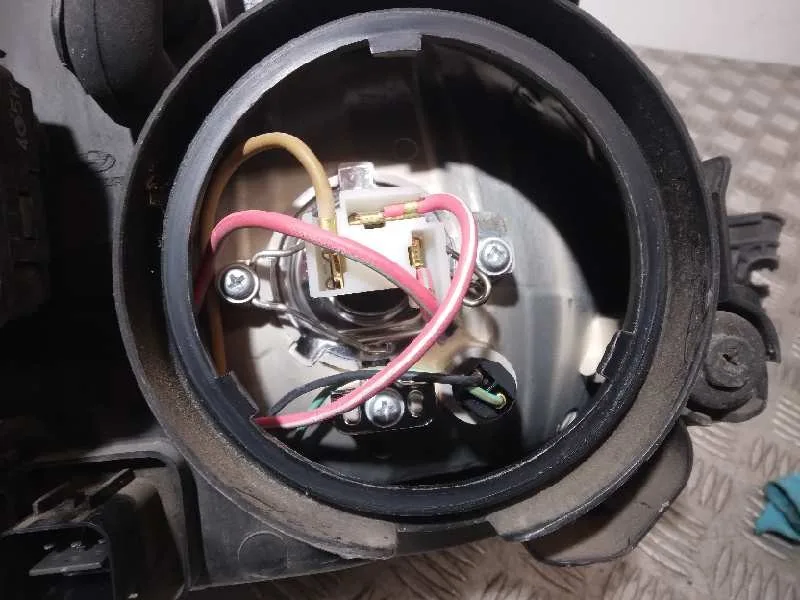 Faro Izquierdo para Hyundai Santa Fe (Sm)
