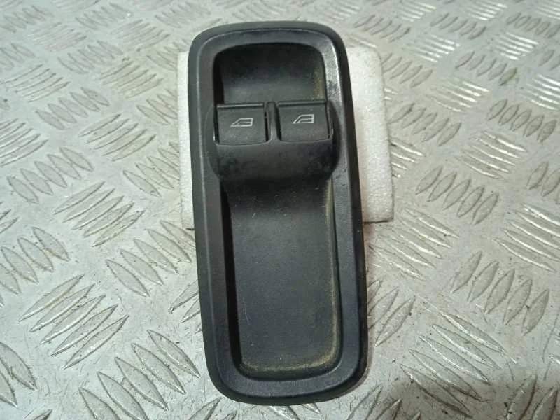 Mando Elevalunas Delantero Izquierdo para Ford Fiesta (Cb1)