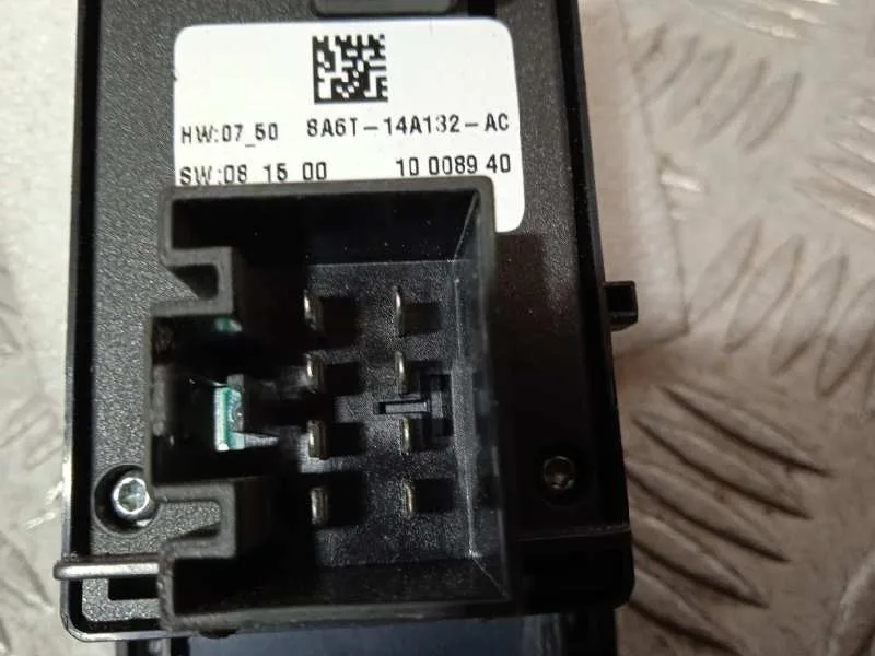 Mando Elevalunas Delantero Izquierdo para Ford Fiesta (Cb1)