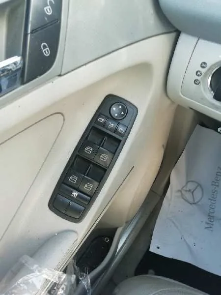 Mando Elevalunas Delantero Izquierdo para Mercedes-Benz Clase M (W164)