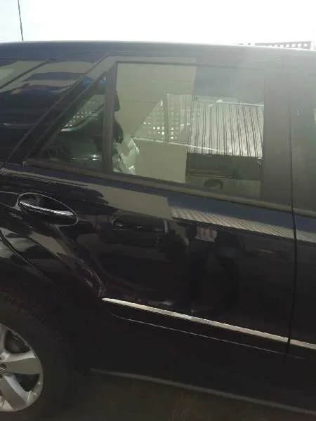 Puerta Trasera Derecha para Mercedes-Benz Clase M (W164)