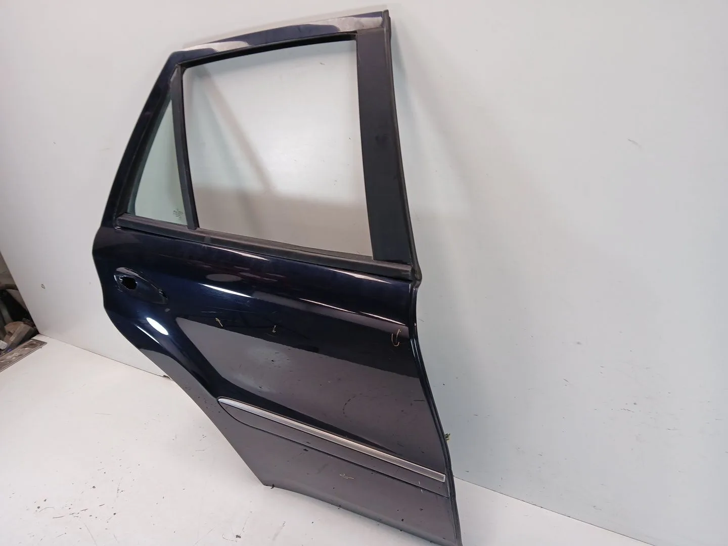 Puerta Trasera Derecha para Mercedes-Benz Clase M (W164)