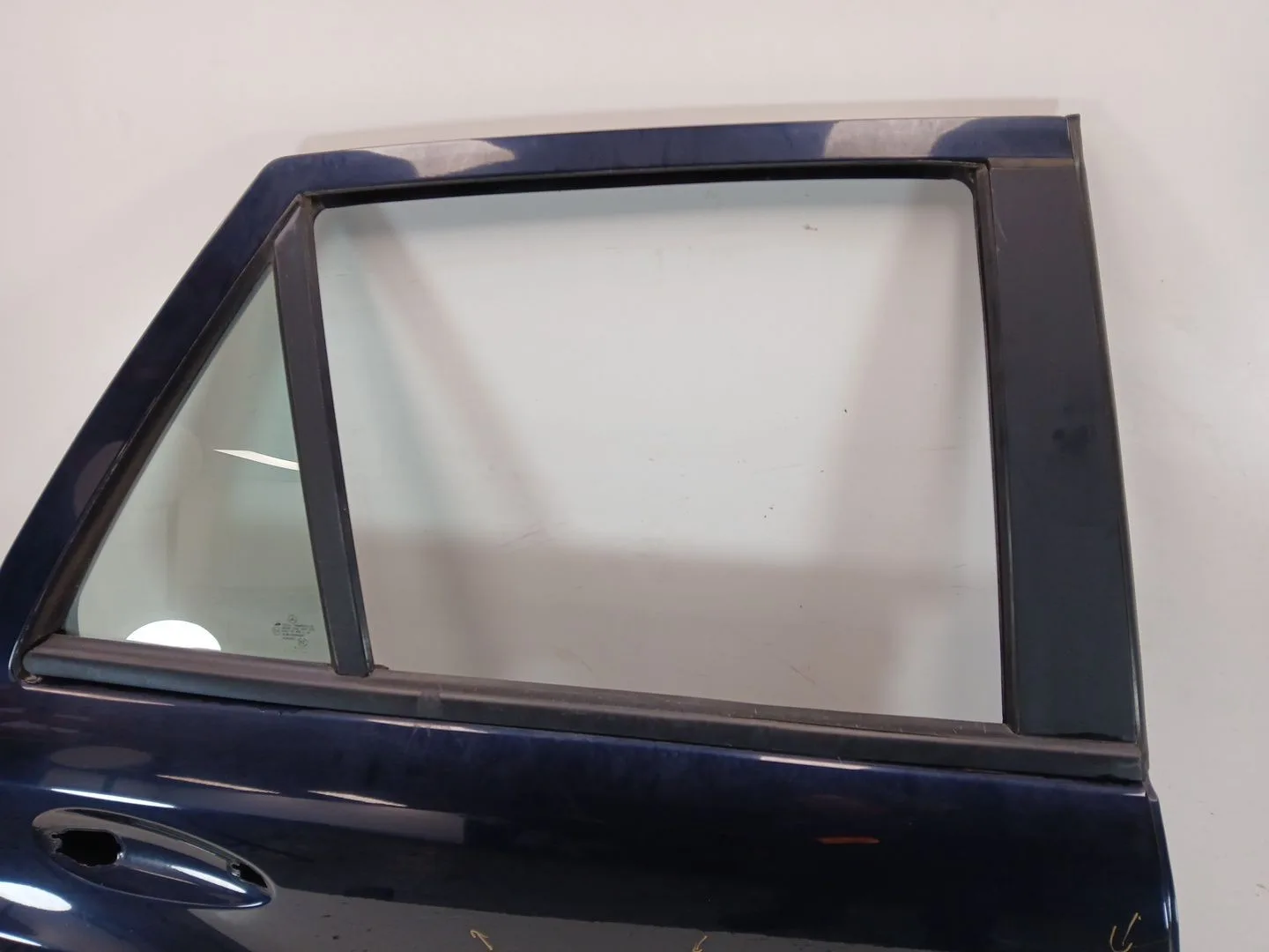 Puerta Trasera Derecha para Mercedes-Benz Clase M (W164)
