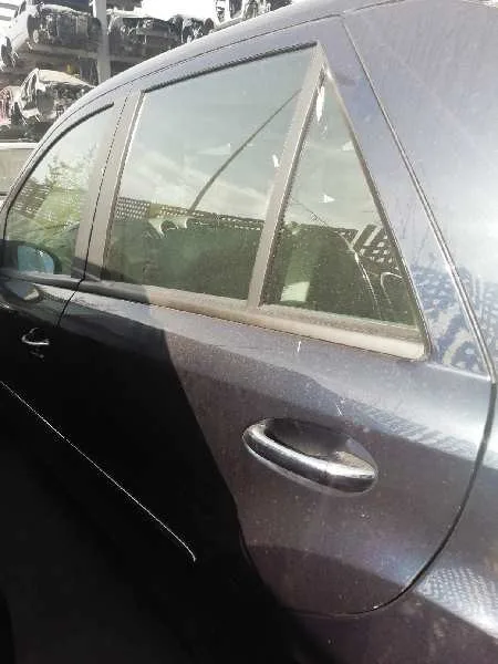 Puerta Trasera Izquierda para Mercedes-Benz Clase M (W164)