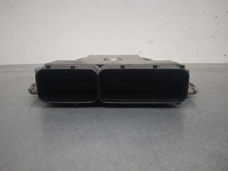 Centralita Motor Uce para Seat Leon (1P1)