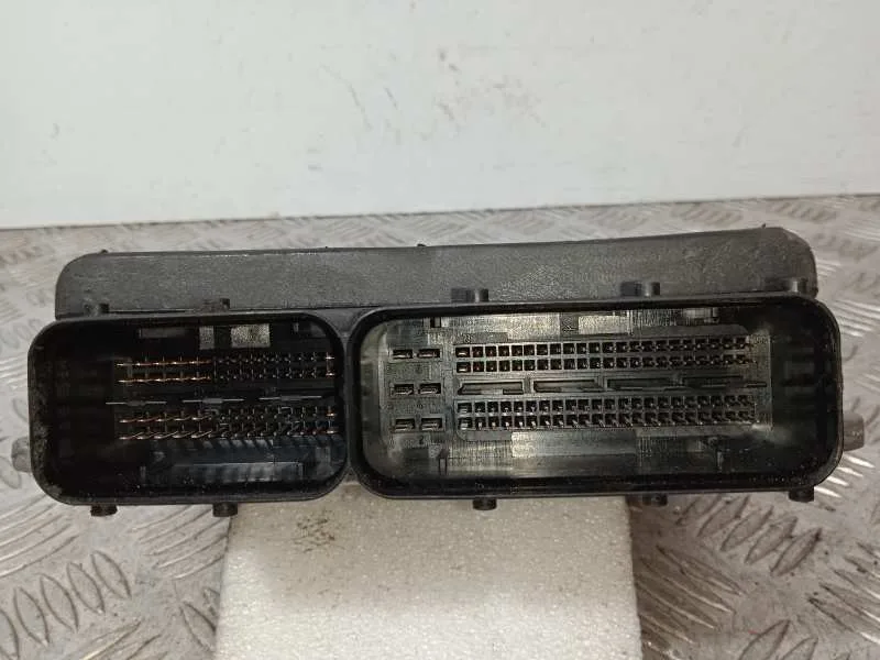Centralita Motor Uce para Audi A5 Coupe (8T)
