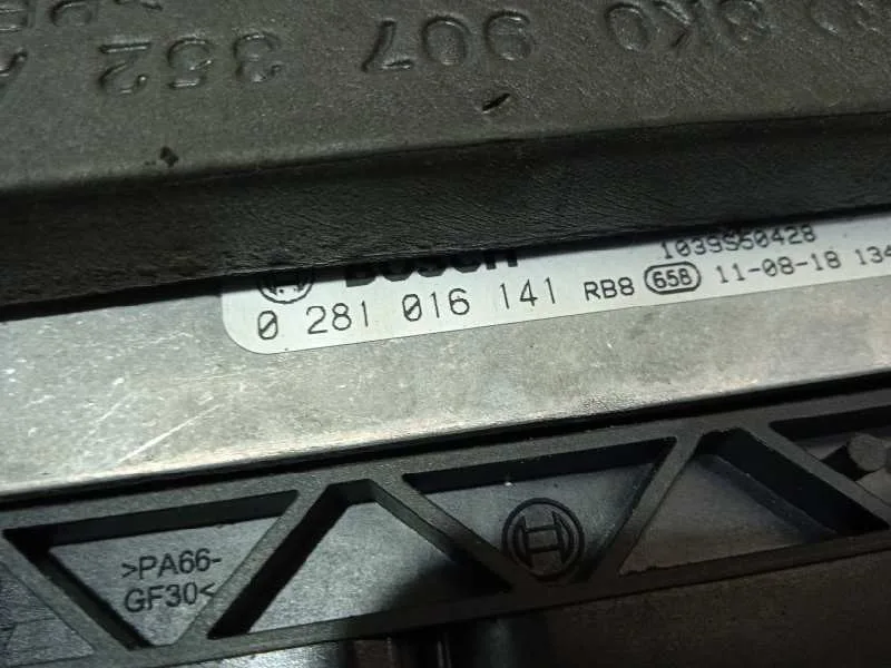Centralita Motor Uce para Audi A5 Coupe (8T)