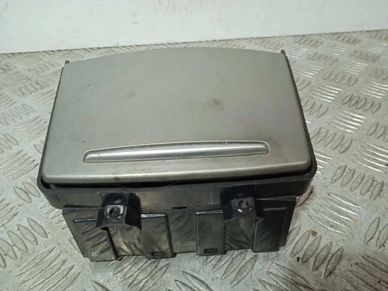 Plasticos para Audi A6 Berlina (4F2)