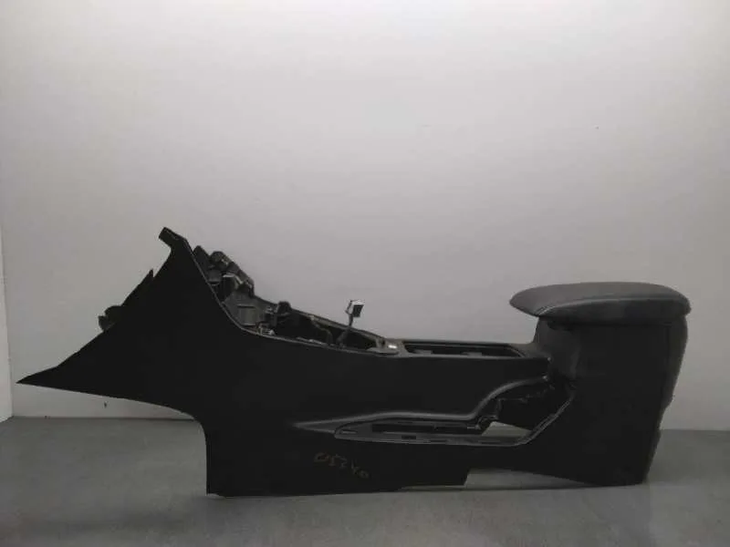 Apoyabrazos Central para Ford Focus Lim.