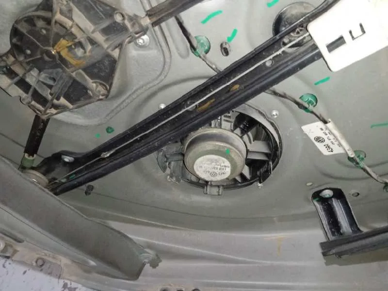 Puerta Trasera Izquierda para Volkswagen Golf V Berlina (1K1)