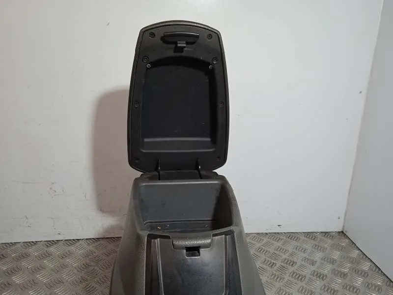 Apoyabrazos Central para Ssangyong Rodius