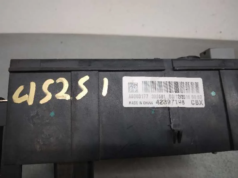 Caja Reles / Fusibles para Opel Mokka X
