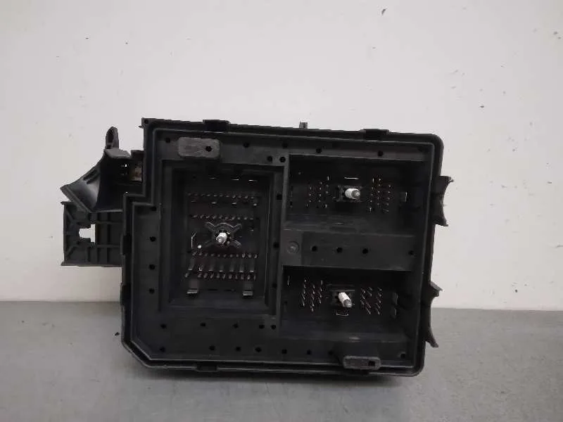 Caja Reles / Fusibles para Opel Mokka X