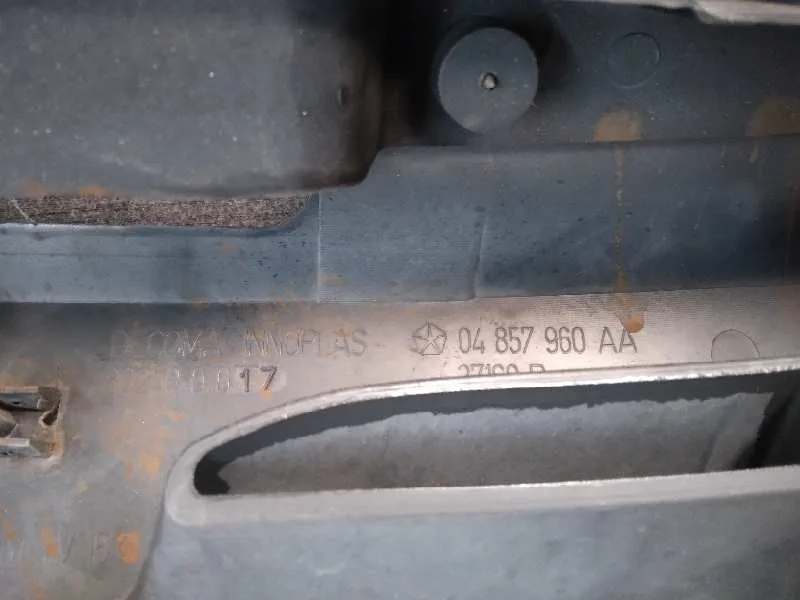 Rejilla Delantera para Chrysler Voyager (Rg)