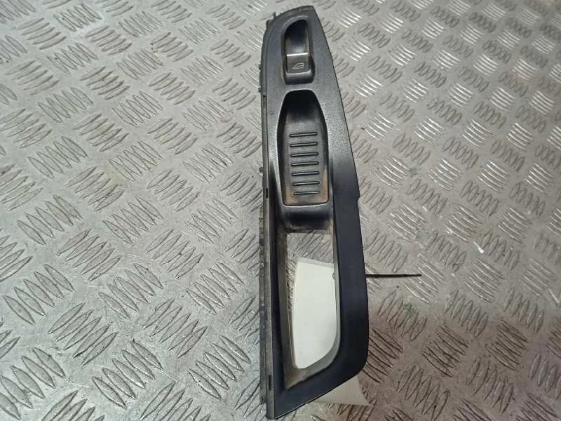 Mando Elevalunas Delantero Derecho para Ford Fiesta (Ccn)