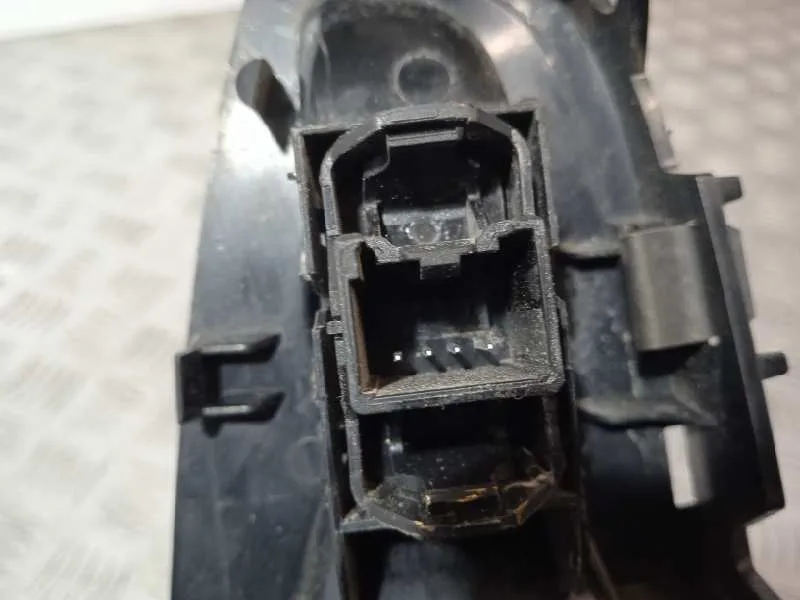 Mando Elevalunas Delantero Derecho para Ford Fiesta (Ccn)