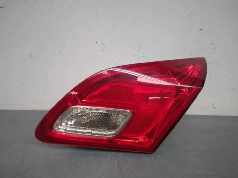 Piloto Trasero Derecho Interior para Opel Astra J Lim.