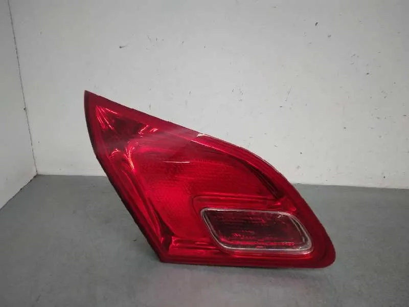 Piloto Trasero Izquierdo Interior para Opel Astra J Lim.