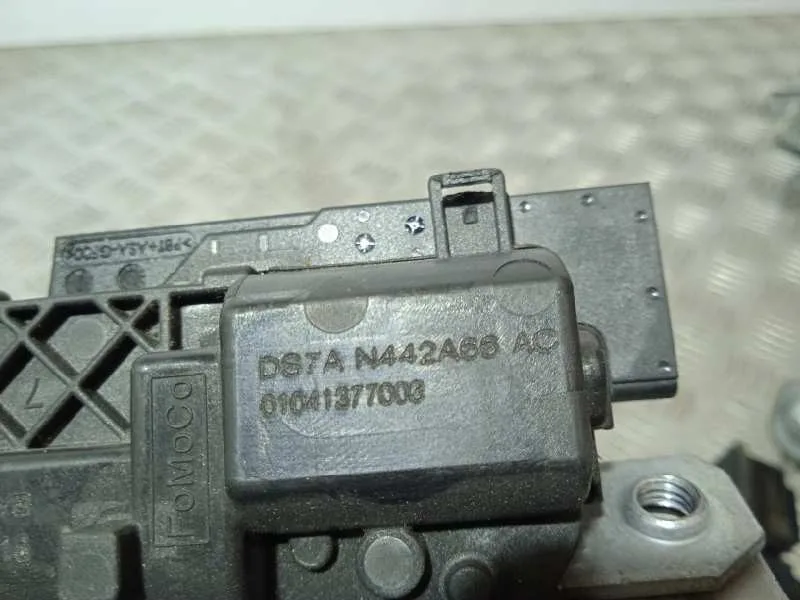 Cerradura Maletero / Porton para Ford Tourneo Courier (C4A)